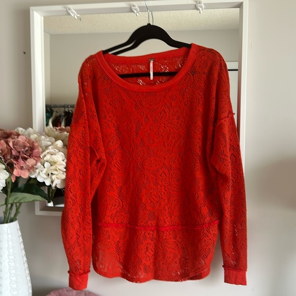 Free People oversized sweater-size XS but will fit larger (see measurements) - Picture 2 of 6